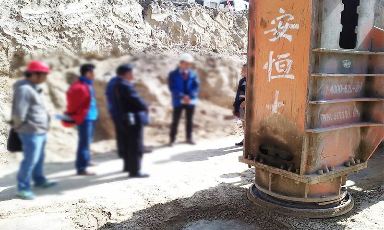 裝載機(jī)夯實機(jī)在三黎高速中的應(yīng)用（夯神高速液壓夯助力貴州高速公路建設(shè)）