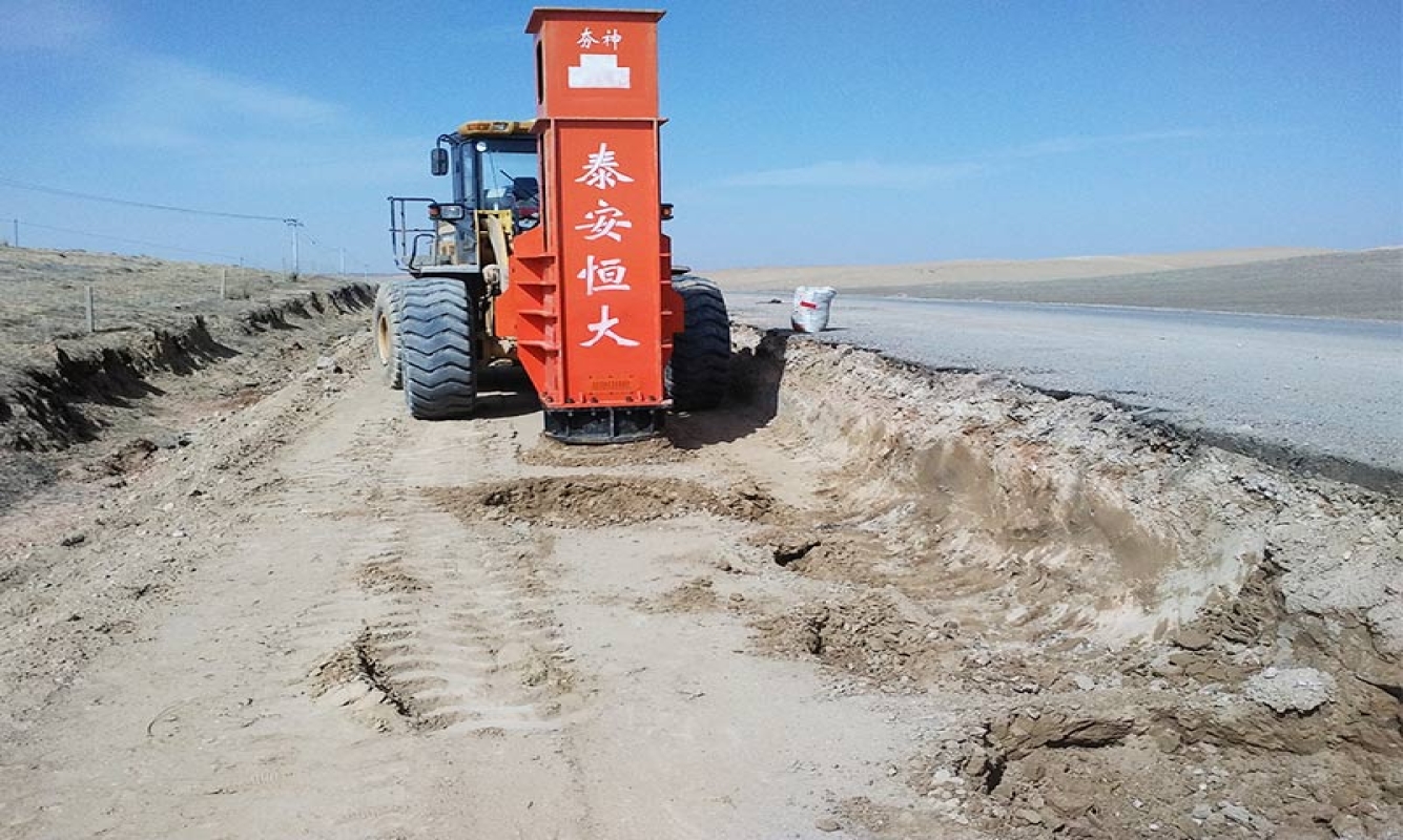 夯神高速液壓夯實機(jī)在銅黃高速公路中的應(yīng)用（HC36液壓夯實機(jī)路基補(bǔ)強(qiáng)方法）