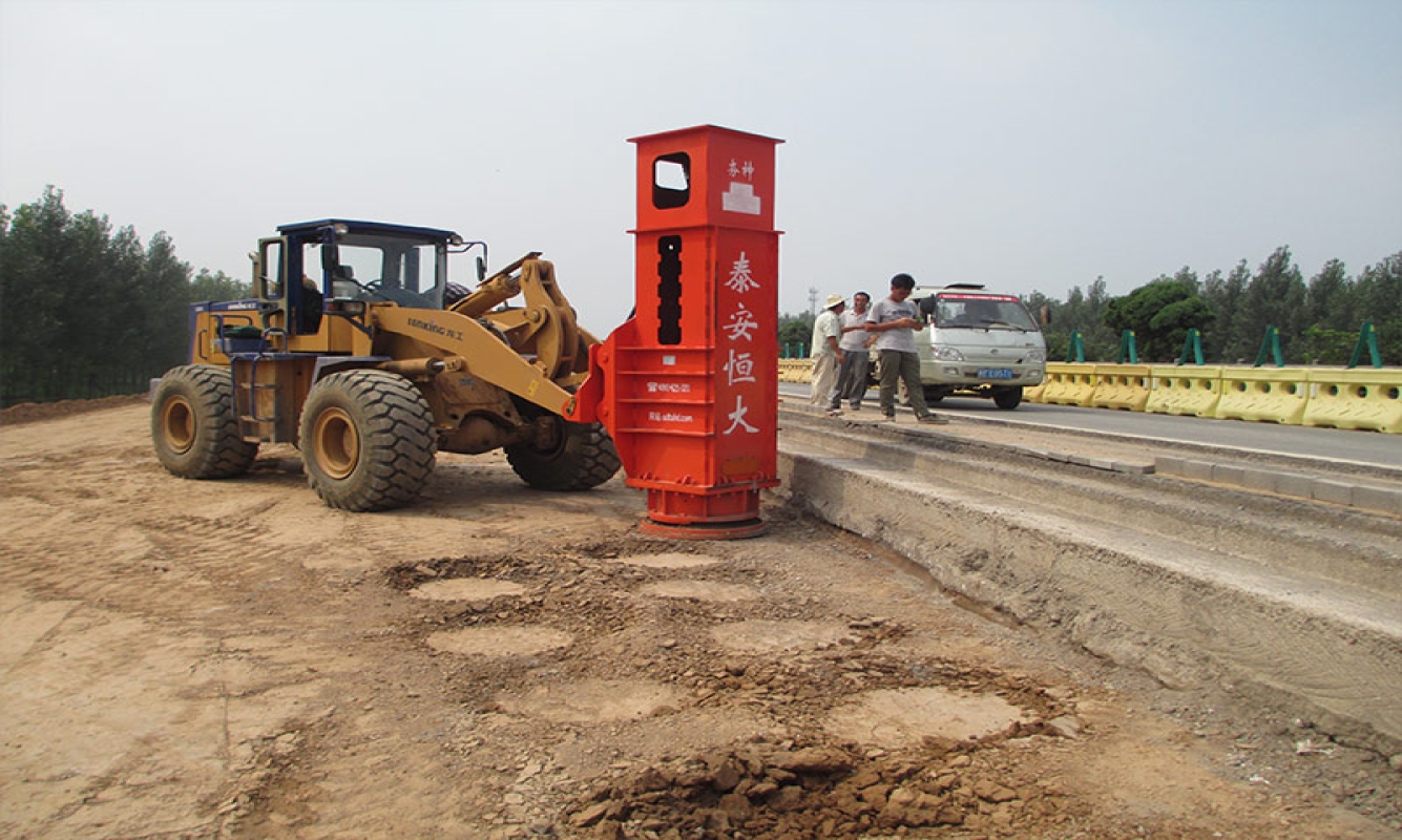 鏟車夯機(jī)在廣州西二環(huán)高速公路中的應(yīng)用（HC液壓夯實機(jī)橋涵臺背施工技術(shù)）